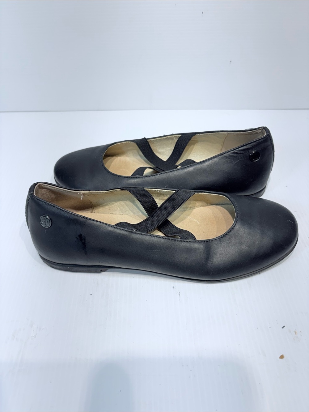 NATURINO Kid's Black Ballet Flats Round-Toe Silhouette Cross Strap - Size 33